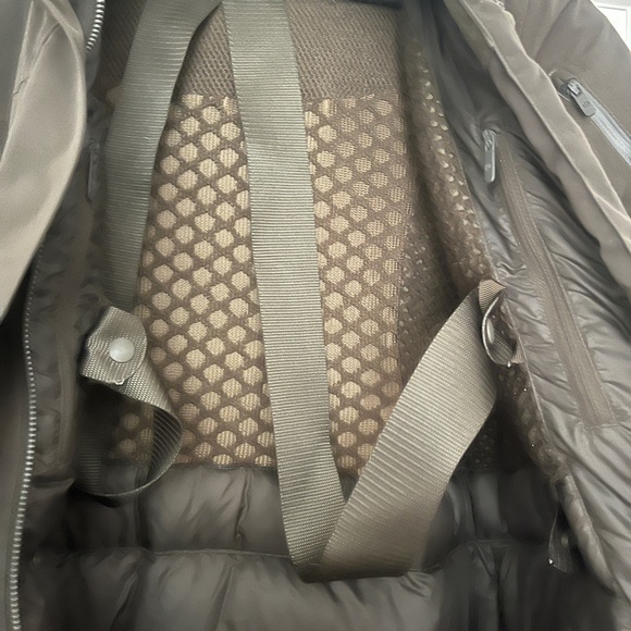 Lululemon recycled winter down jacket - Picture 4 of 8